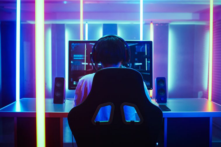 Are 32" Monitors Too Big? (For Gaming, Work, Etc)